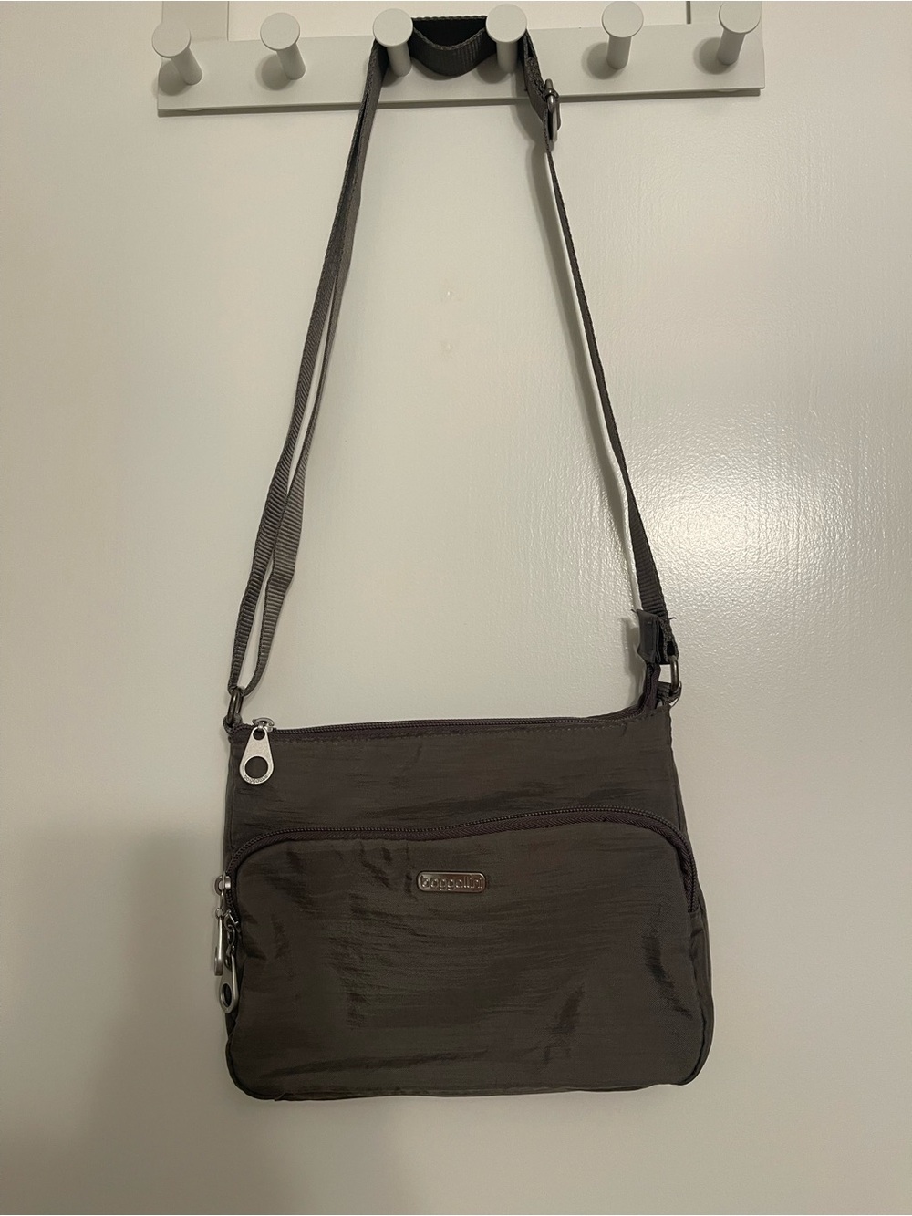 Baggallini Crossbody Bag in Charcoal Gray Silver